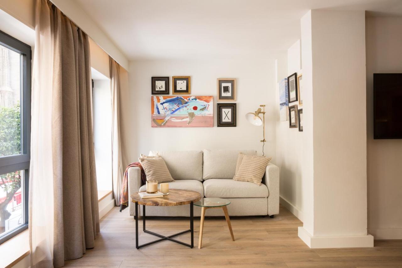 Puerta Catedral Suites Seville Luaran gambar