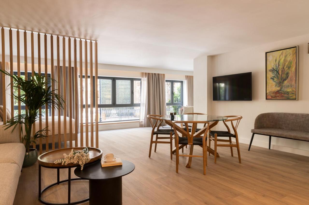 Puerta Catedral Suites Seville Luaran gambar