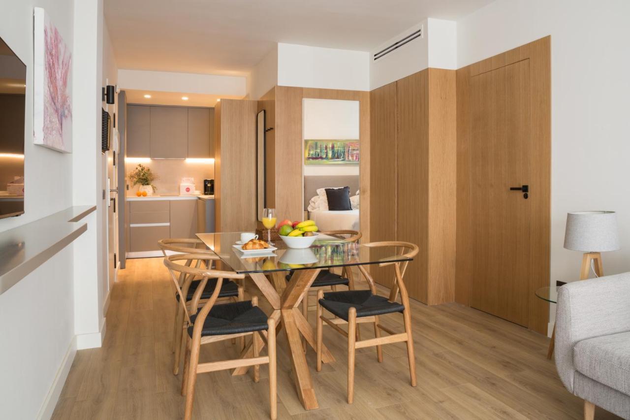 Puerta Catedral Suites Seville Luaran gambar