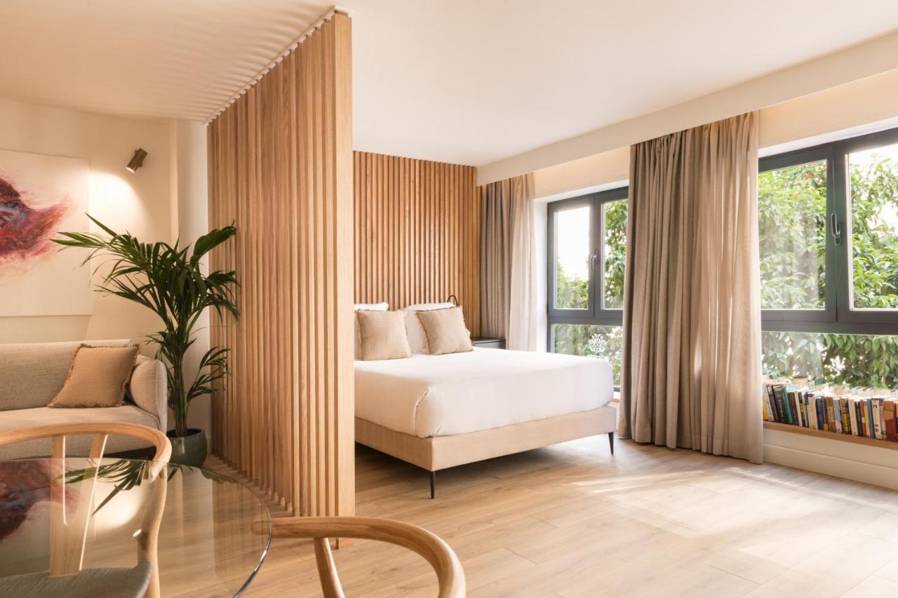 Puerta Catedral Suites Seville Luaran gambar