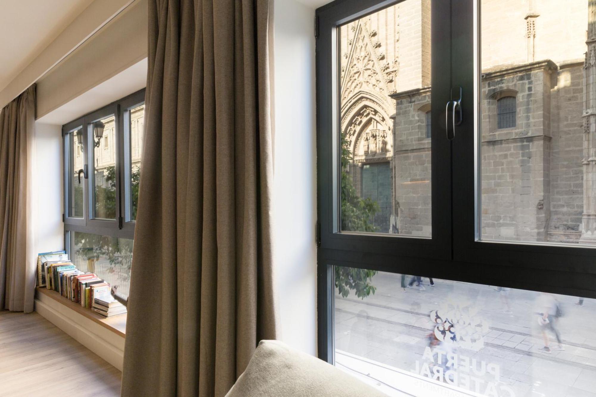 Puerta Catedral Suites Seville Bilik gambar