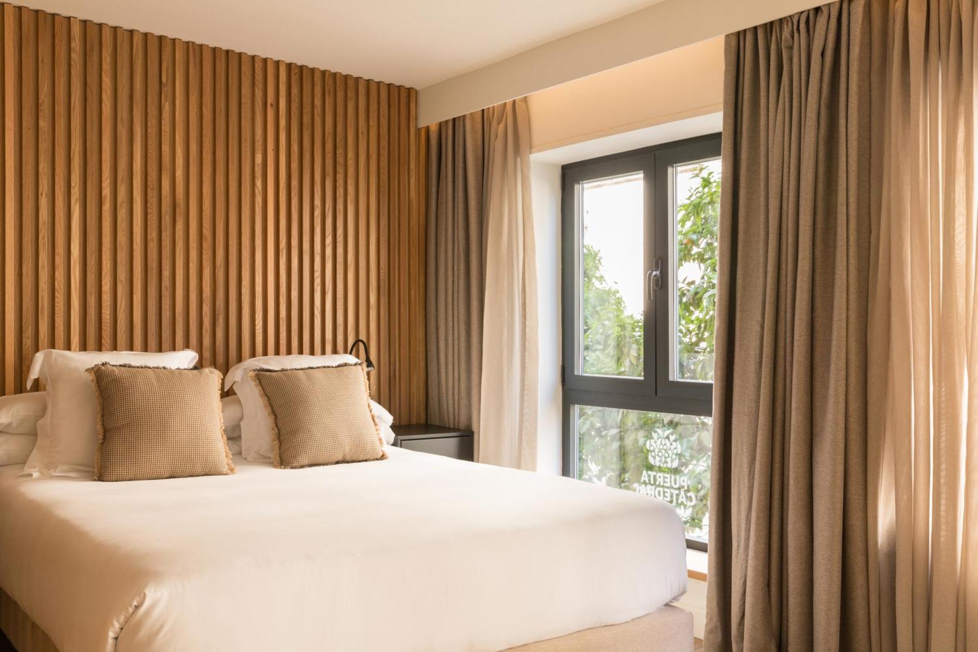 Puerta Catedral Suites Seville Bilik gambar